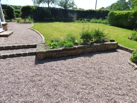 2 bedroom semi-detached house to rent - Photo 4