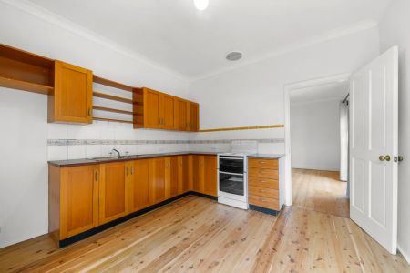 31 Ruthven Street, Bondi Junction. - Photo 2