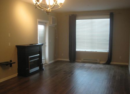 2 Bedroom Condo at Mission Meadows - Photo 4