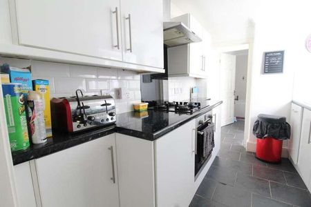 Gillingham Road, Gillingham, ME7 - Photo 5