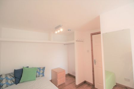 7 Bed Terraced House, Brailsford Road, M14 - Photo 5