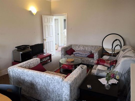 3 bedroom flat to rent - Photo 1
