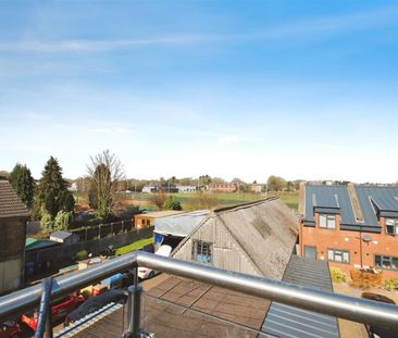 COURT VIEW, Whippendell Road, Watford - Photo 1