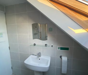Room in a Shared House, Oakley Road, LU4 - Photo 2