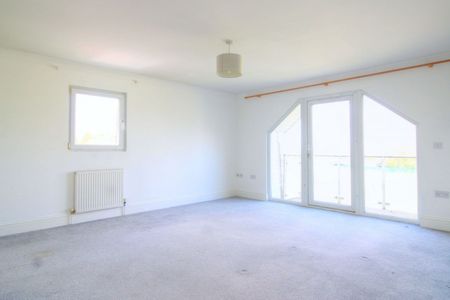 Tutts Barn Lane, Eastbourne, BN22 8XQ - Photo 2