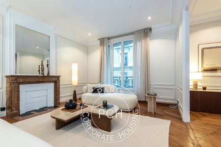 Tout savoir sur cet appartement dans le quartier Rennes, à Paris 6ème - Photo 2