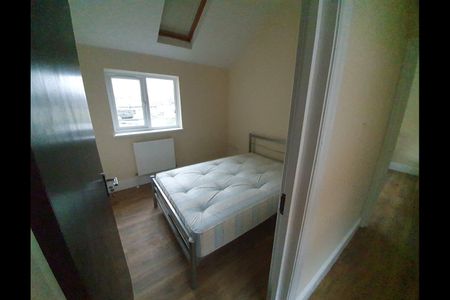 2 Bed Terraced House, Wembury Mews, N6 - Photo 2