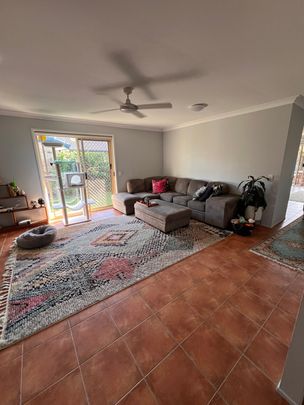 Burleigh Waters - Photo 1