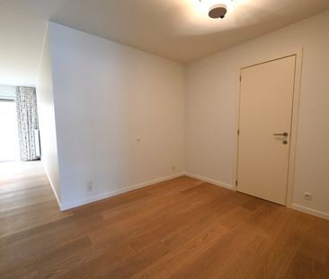 ONGEMEUBELD - Woonappartement in een rustige residentie, op de Lippenslaan (10m façade!). - Foto 1