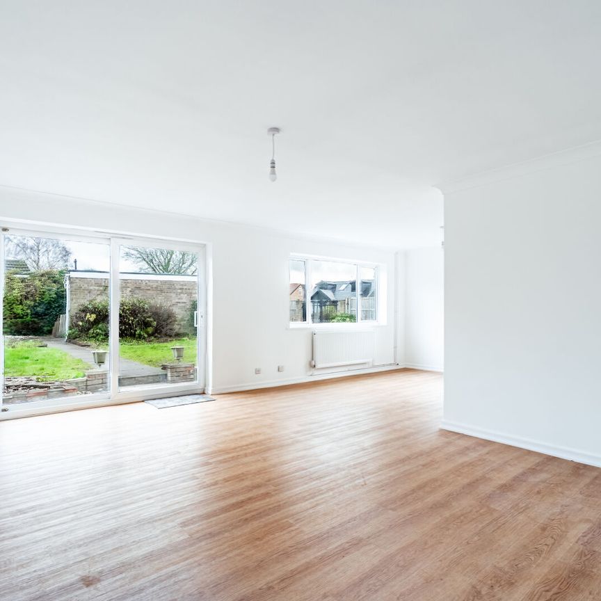 Available unfurnished now - Photo 1