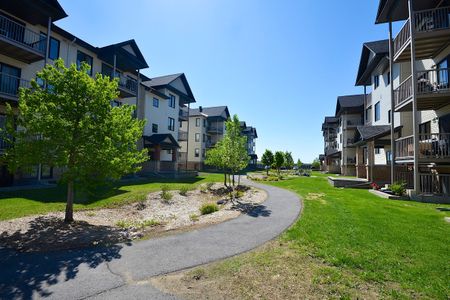 For Lease - 205 BLUESTONE Private Unit# 2, Orleans - Cumberland and Area, Ontario - Photo 2