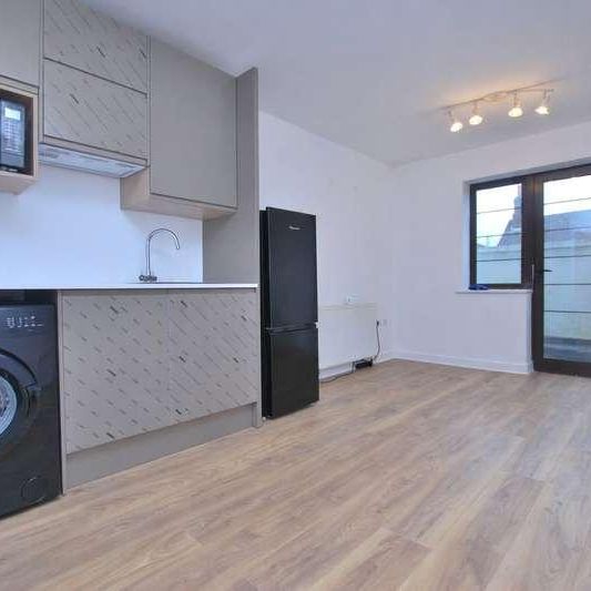 Sanford Mews, Epsom Road, Guildford, Surrey, GU1 - Photo 1