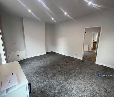 2 bedroom end of terrace house to rent - Photo 3
