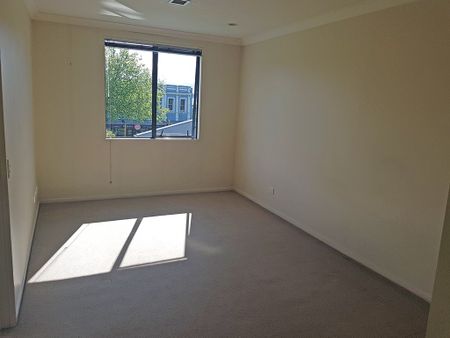 Superb one bedroom with carpark! - Photo 4