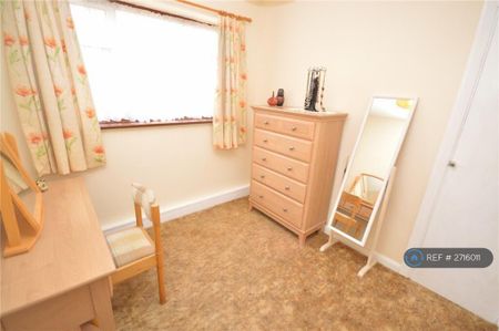 3 bedroom bungalow to rent - Photo 3