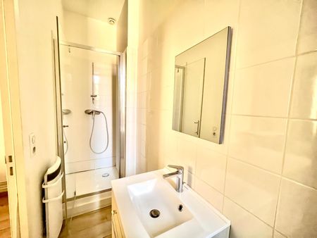 Location Appartement 2 pièces 42m² BRIVE LA GAILLARDE 19100 - Photo 2