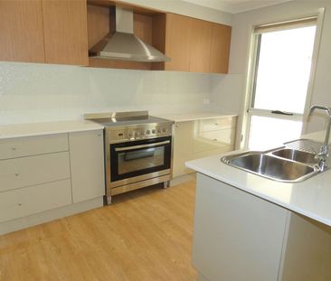 Superb Quality Home in Quiet Location - Photo 4