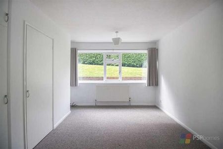 Garden Flat Jireh Court, Haywards Heath, RH16 - Photo 3