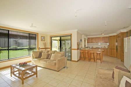 SPACIOUS HOUSE READY - Photo 5
