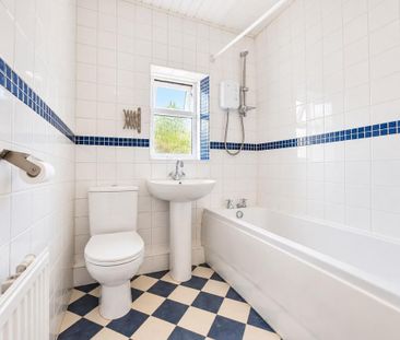 4 bedroom end of terrace house to rent - Photo 5