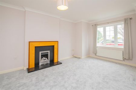 4 bed House - Detached To Let - Photo 2