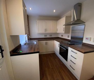 2 bedroom terraced house to rent - Photo 5