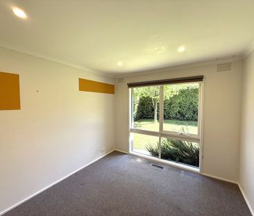 Newly Renovated Comfortable Family Home - Photo 1