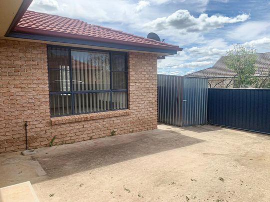 Modern Three Bedroom Home - Photo 1