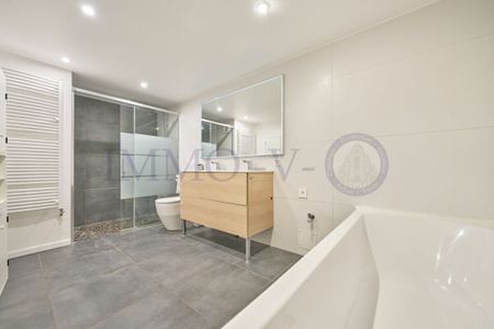 SPACIOUS TRI-LEVEL WITH CHARM AND BALCONY-TERRACE - Photo 2