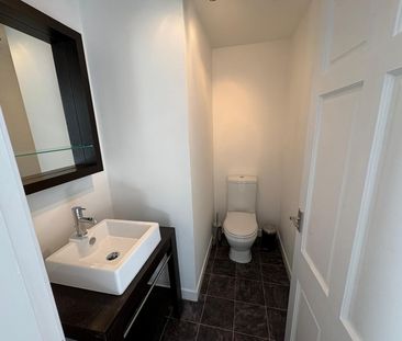 The Cottage, Craigton Road - Photo 2