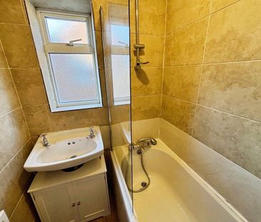 2 bedroom semi-detached house to rent - Photo 6