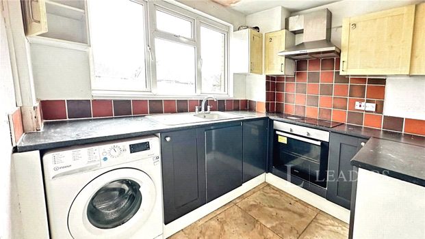 5 bedroom house to rent Brendon Avenue, Luton, Bedfordshire, LU2 - Photo 1