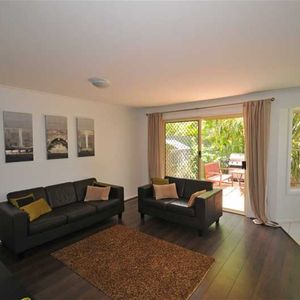 This comfortable 2-bedroom townhouse is in a perfect location - Photo 3