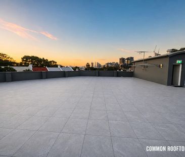 Original North Facing 1 Bed Apartment with Balcony and Secure Parking - Photo 6