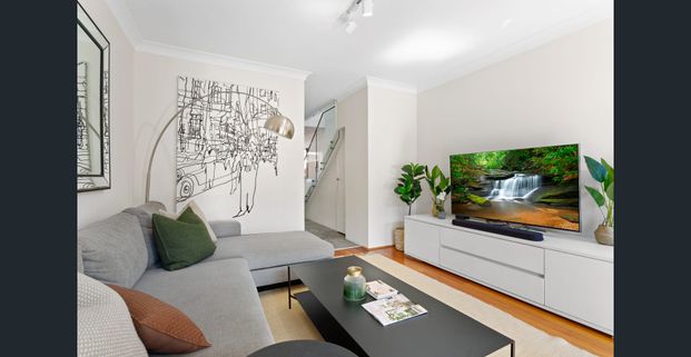 Elegantly Modern 2-Bed In The Heart of Chippendale - Short Term Leases Available - Photo 1