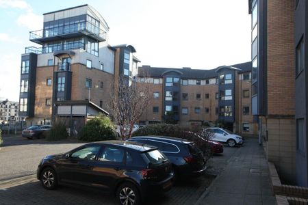 2 bedroom flat to rent - Photo 4