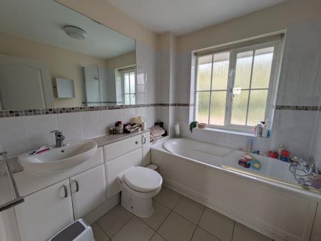 3 bedroom terraced house to rent - Photo 5