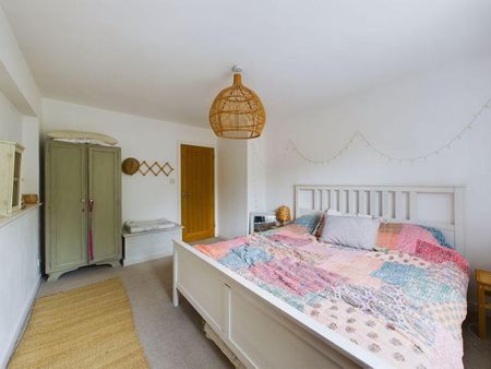 3 bedroom detached house to rent - Photo 5