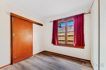 3 Bed, 1 Bath - Photo 5