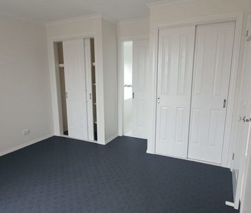 Modern & Low-Maintenance Living in the Heart of Pakenham - Photo 1