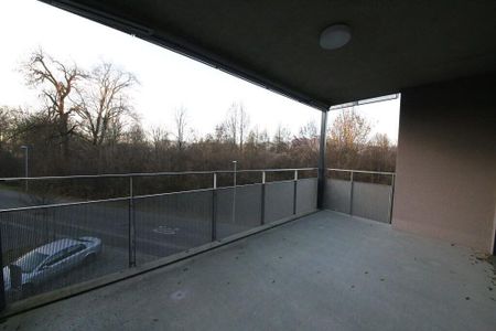 Generous apartment is looking for a new family - Photo 3