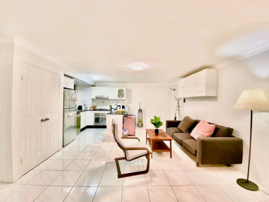 4 bed 2 bath-022 - Photo 1