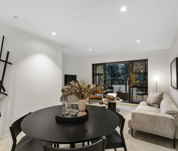 Modern two-bedroom townhouse in Freemans Bay - Photo 1