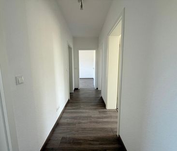 Schicke und renovierte 3-Zimmer-Wohnung in zentraler Lage mit Außen... - Photo 5