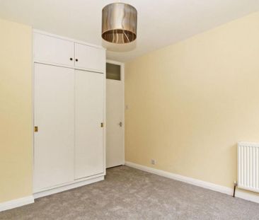 3 bedroom maisonette to rent - Photo 4