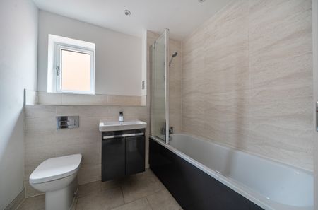 3 bedroom detached house to rent - Photo 4