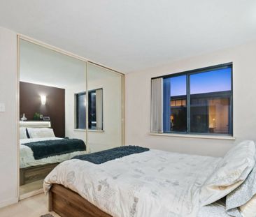 Spacious 3x2 Apartment in Prime Rivervale Location - Photo 3