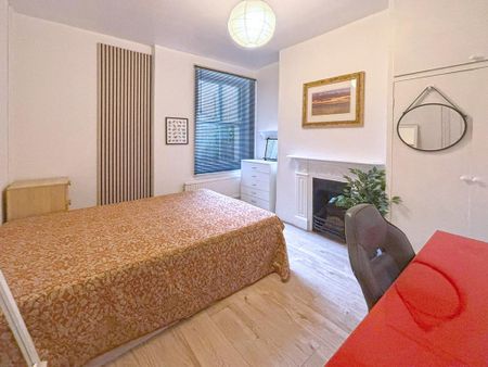 5 bedroom terraced house to rent - Photo 3