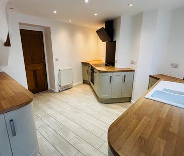 3 bedroom terraced house to rent - Photo 5