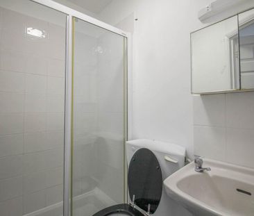 2 bedroom semi-detached house to rent - Photo 5